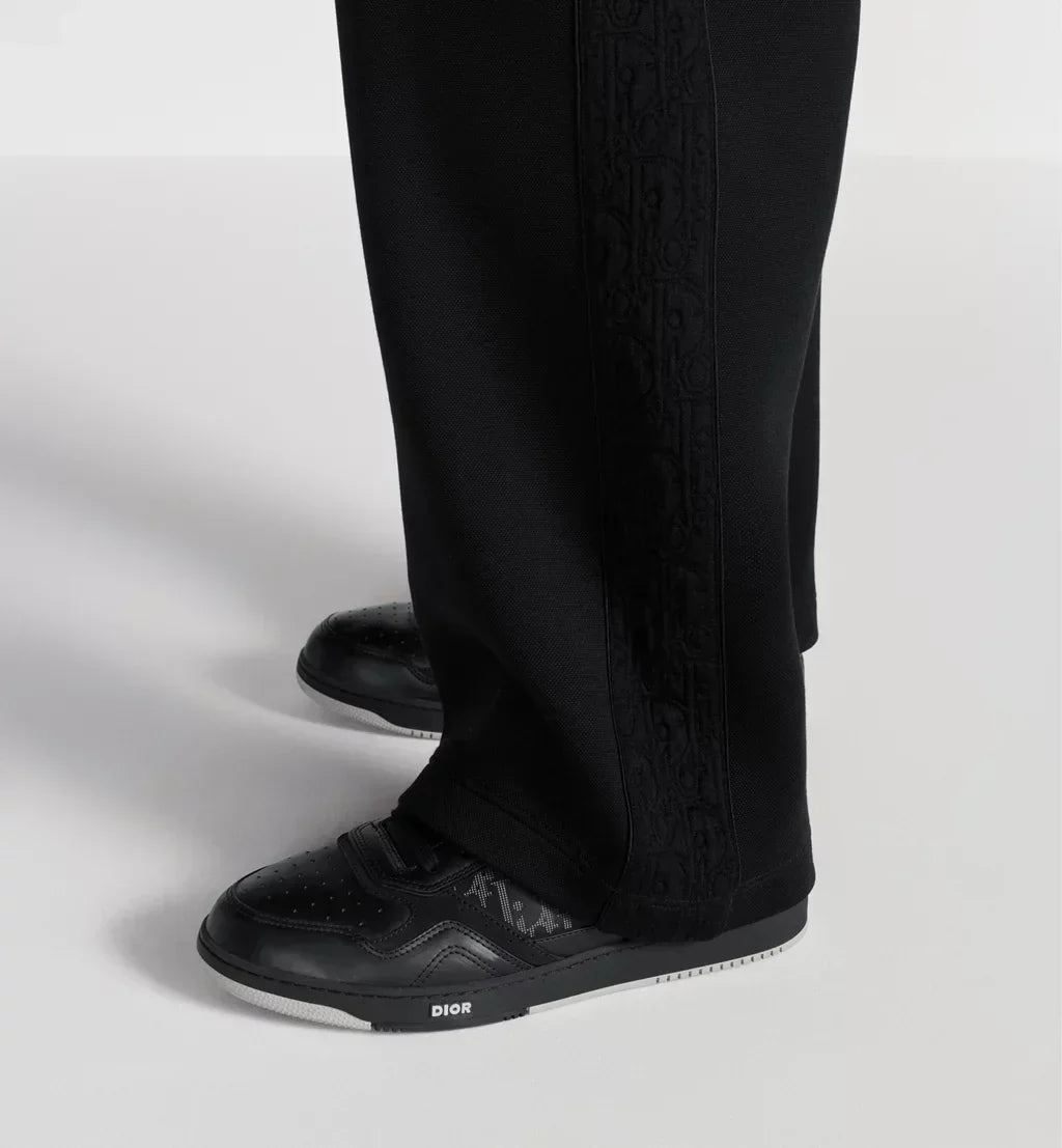 B27 Uptown Low-Top Sneaker